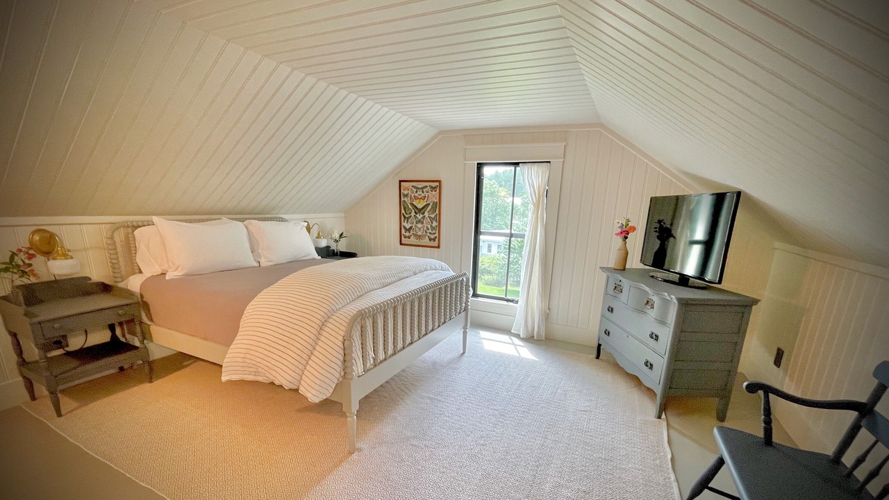 Photo of Bedroom in Stowe Village Historic District