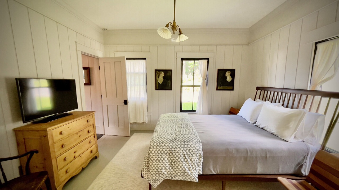 Photo of Bedroom in Stowe Village Historic District