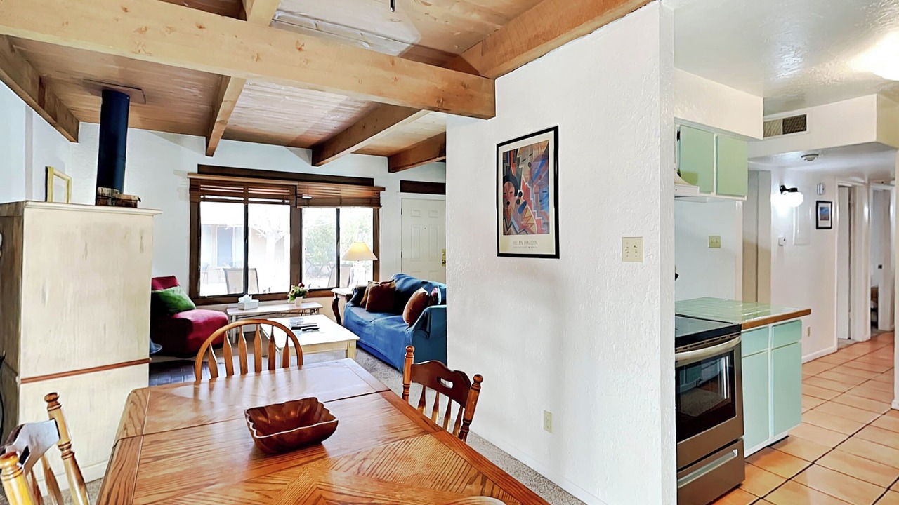 Photo of Livingroom in Northeast Santa Fe