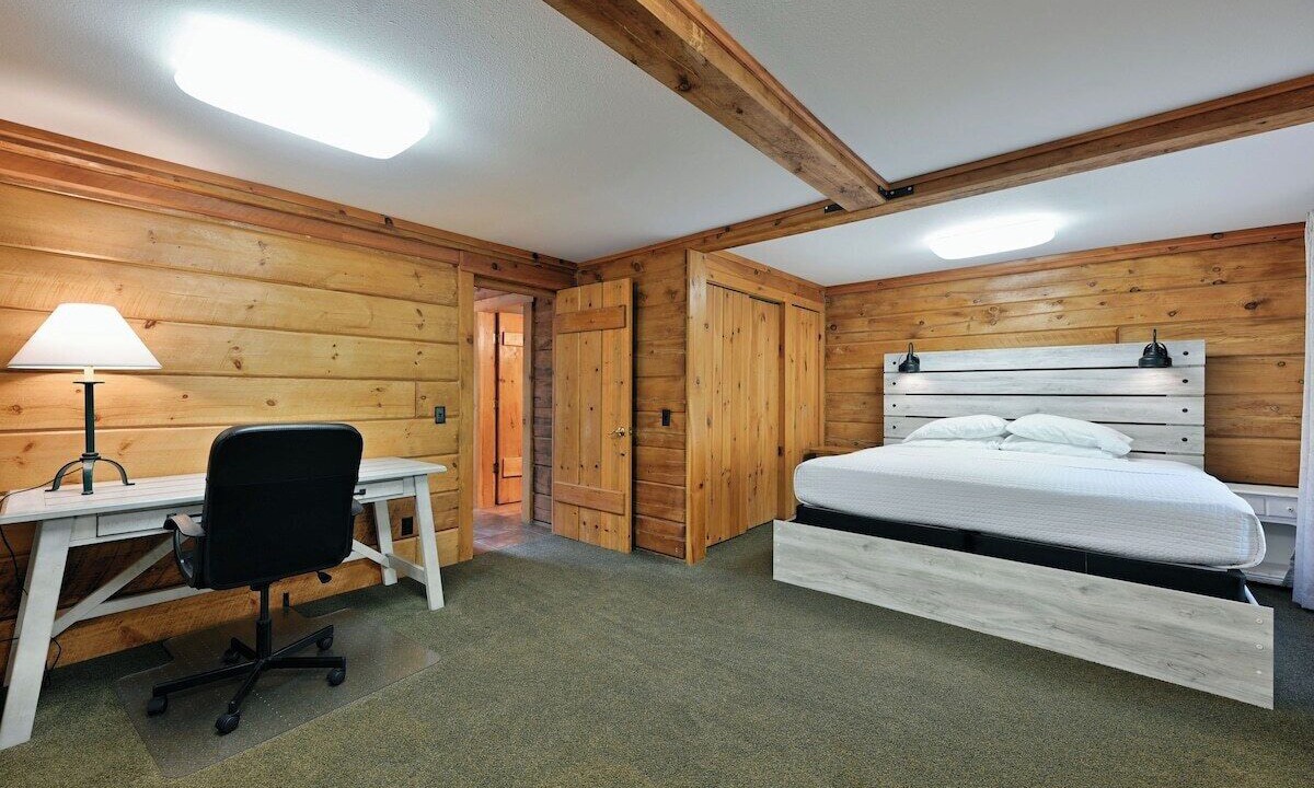 Photo of Bedroom in Iron River