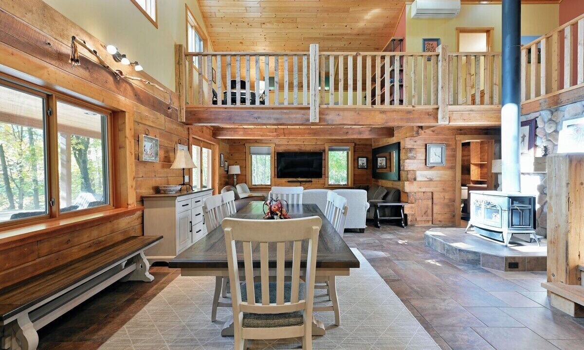 Photo of Livingroom in Iron River