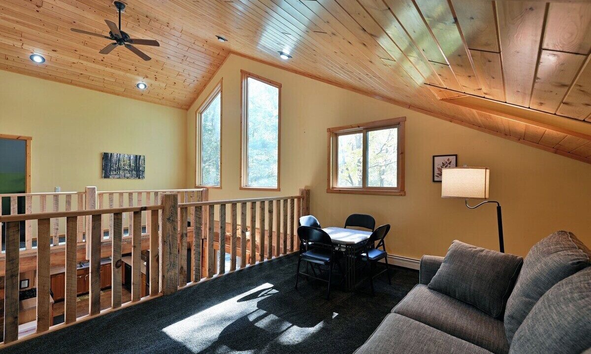 Photo of Livingroom in Iron River
