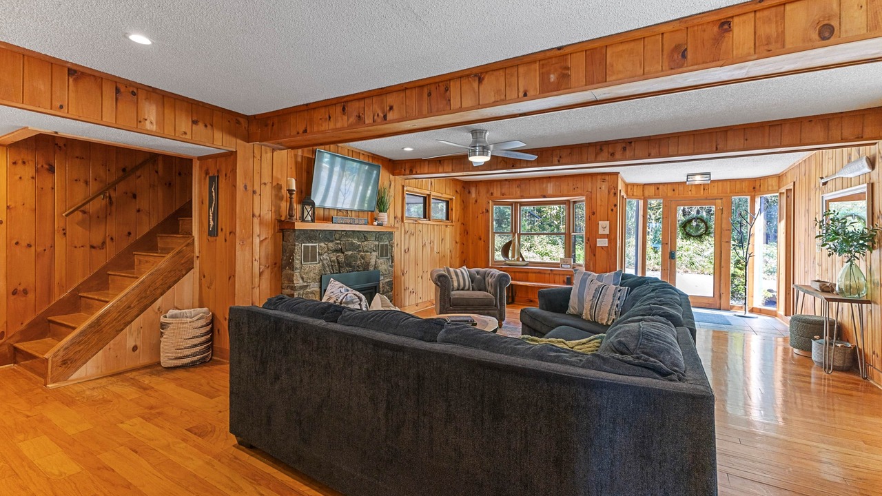 Photo of Livingroom in Lake George