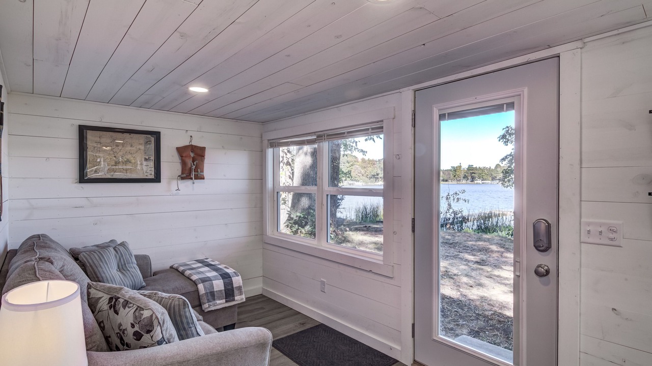 Photo of Livingroom in Northwoods Beach