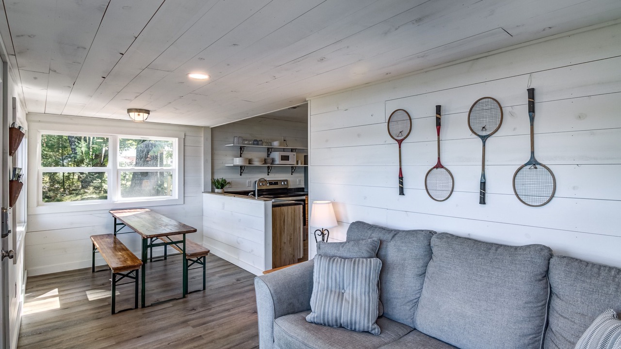 Photo of Livingroom in Northwoods Beach