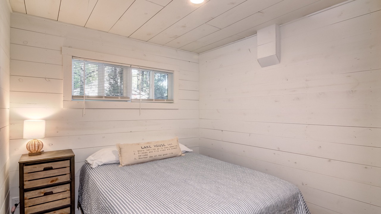Photo of Bedroom in Northwoods Beach