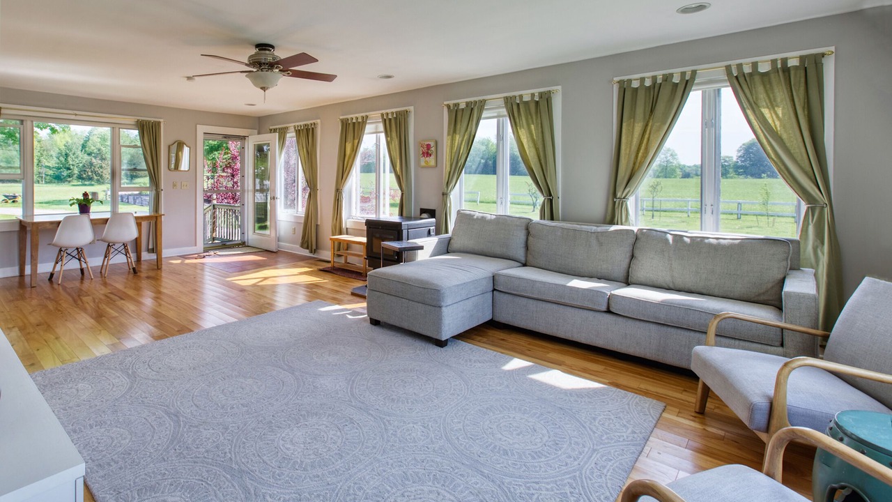 Photo of Livingroom in Grand Isle