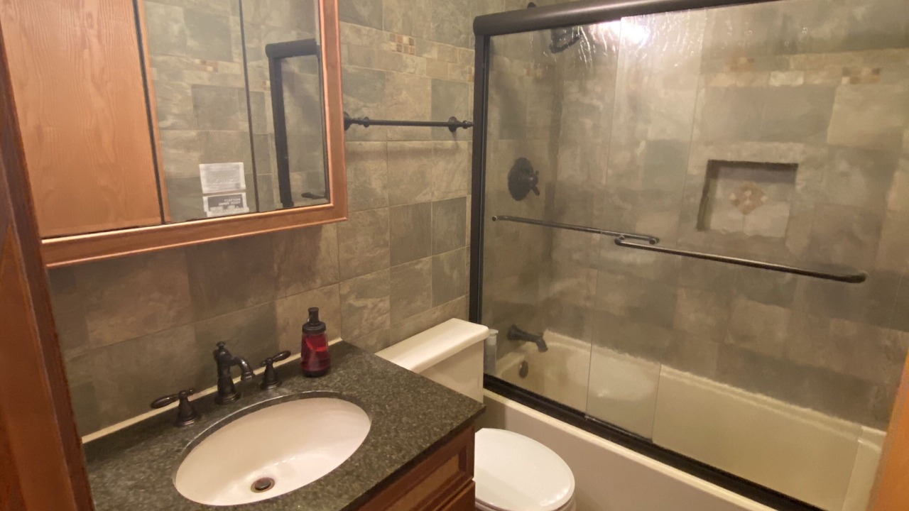 Photo of Bathroom in Side Lake