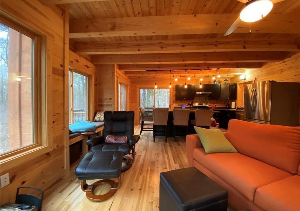 Photo of Livingroom in Cable