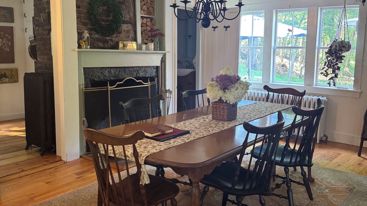 Photo of Livingroom in Litchfield