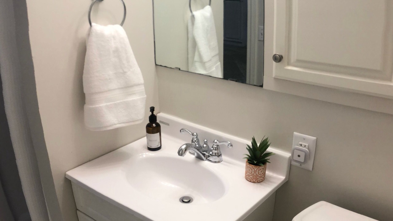 Photo of Bathroom in Kutzky Park