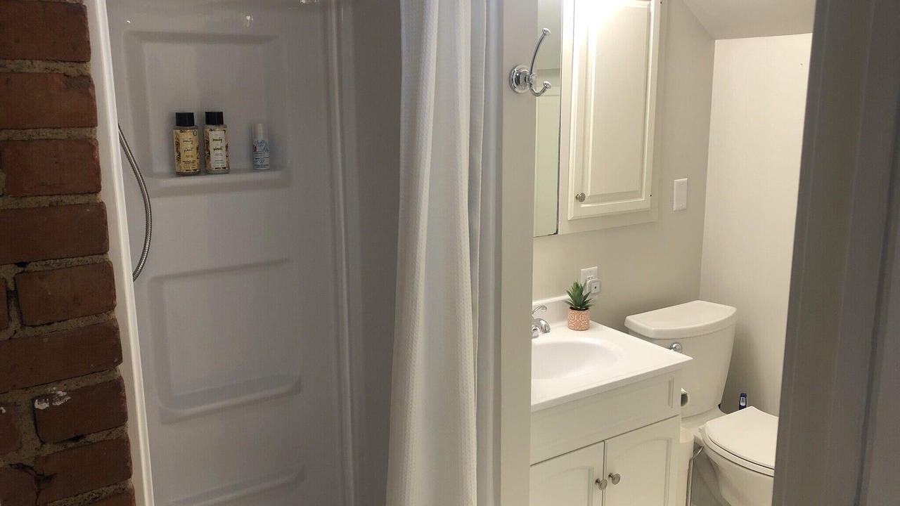 Photo of Bathroom in Kutzky Park