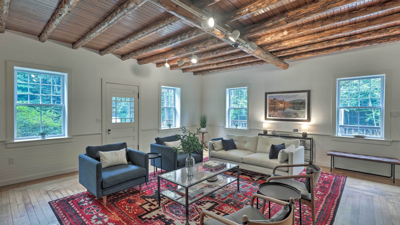 Photo of Livingroom in Jaffrey