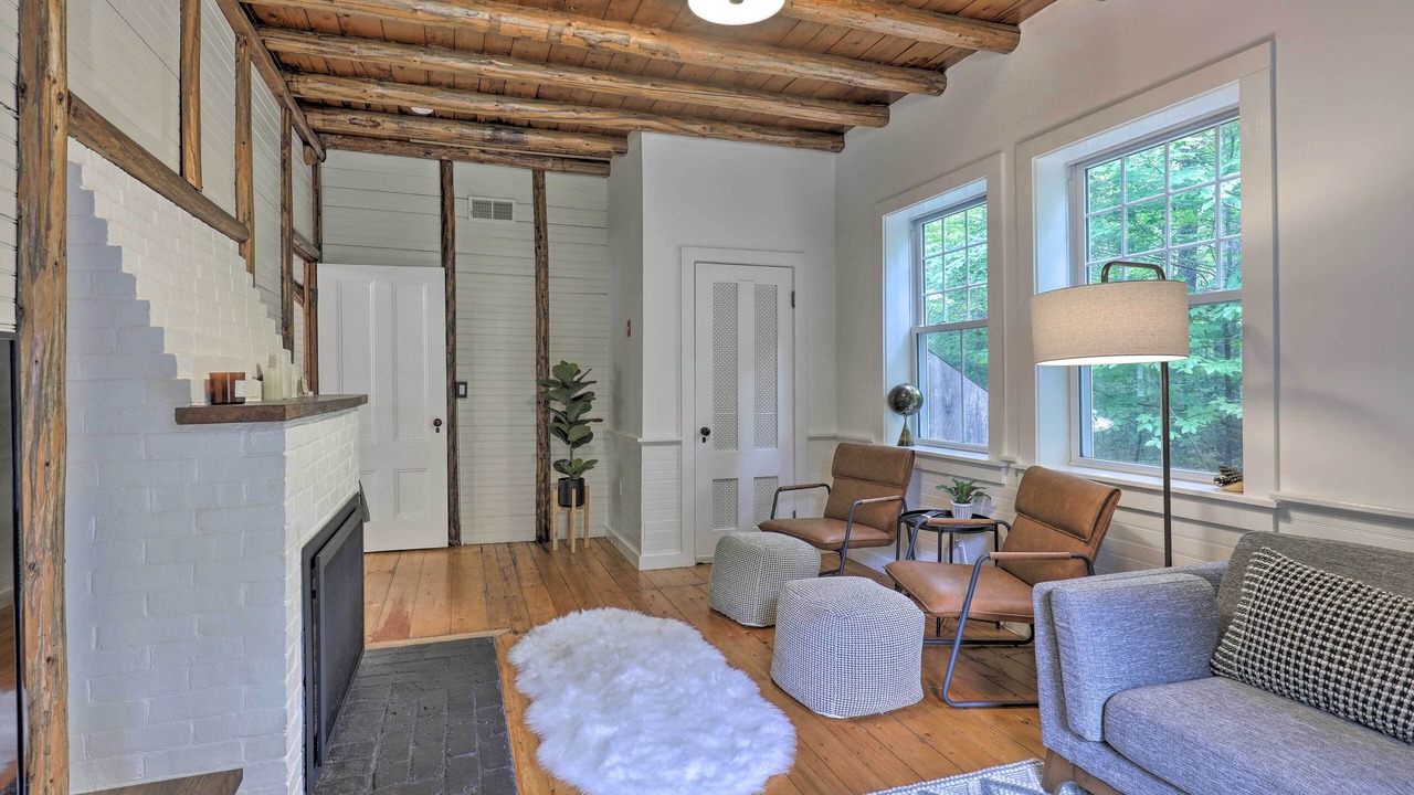 Photo of Livingroom in Jaffrey