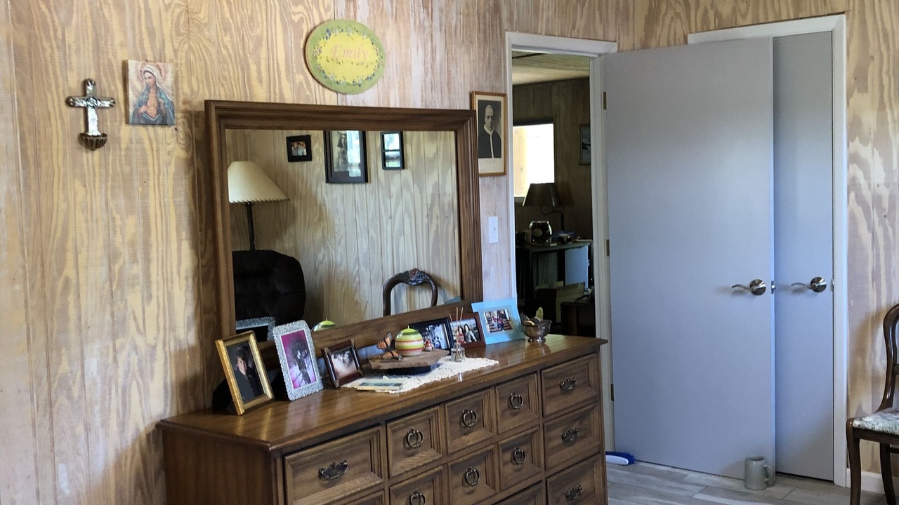 Photo of Bedroom in Holman