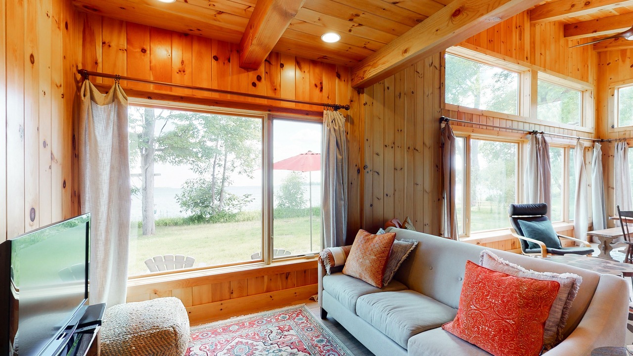 Photo of Livingroom in North Hero