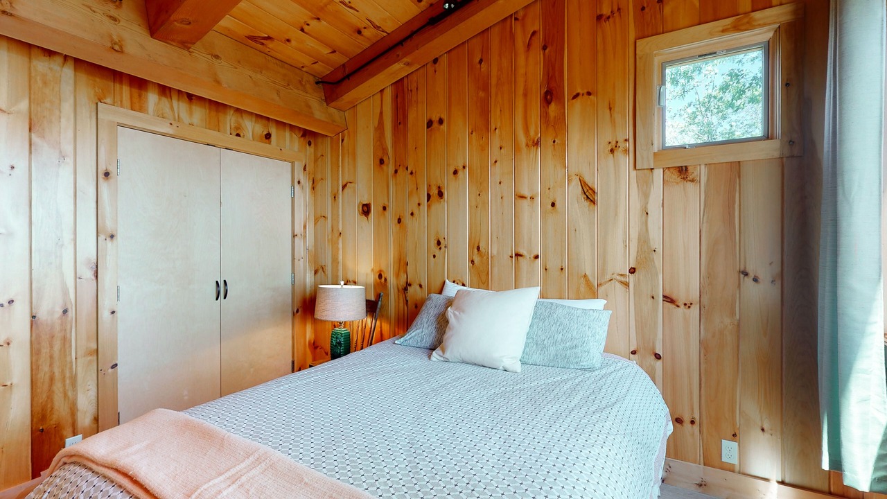 Photo of Bedroom in North Hero