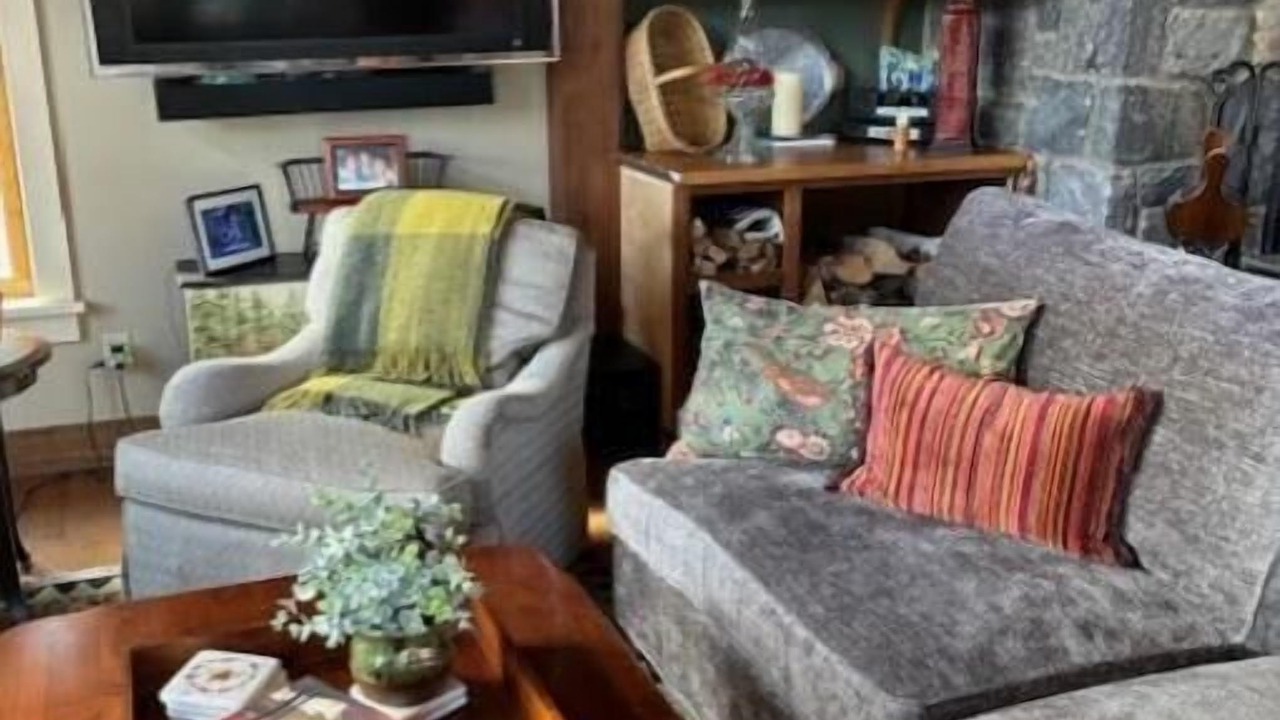 Photo of Livingroom in Elizabethtown
