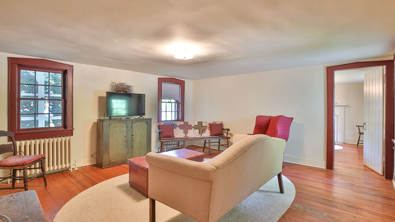 Photo of Livingroom in Bluemont