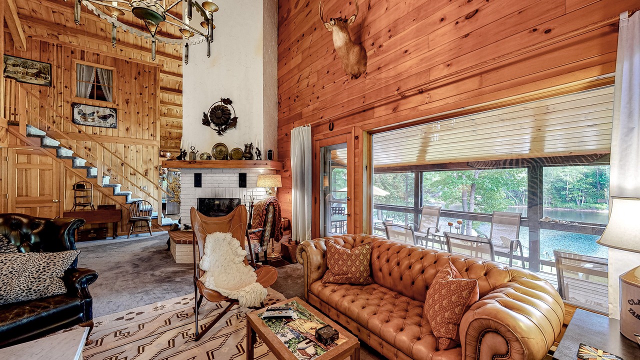 Photo of Livingroom in Northeast Somerset