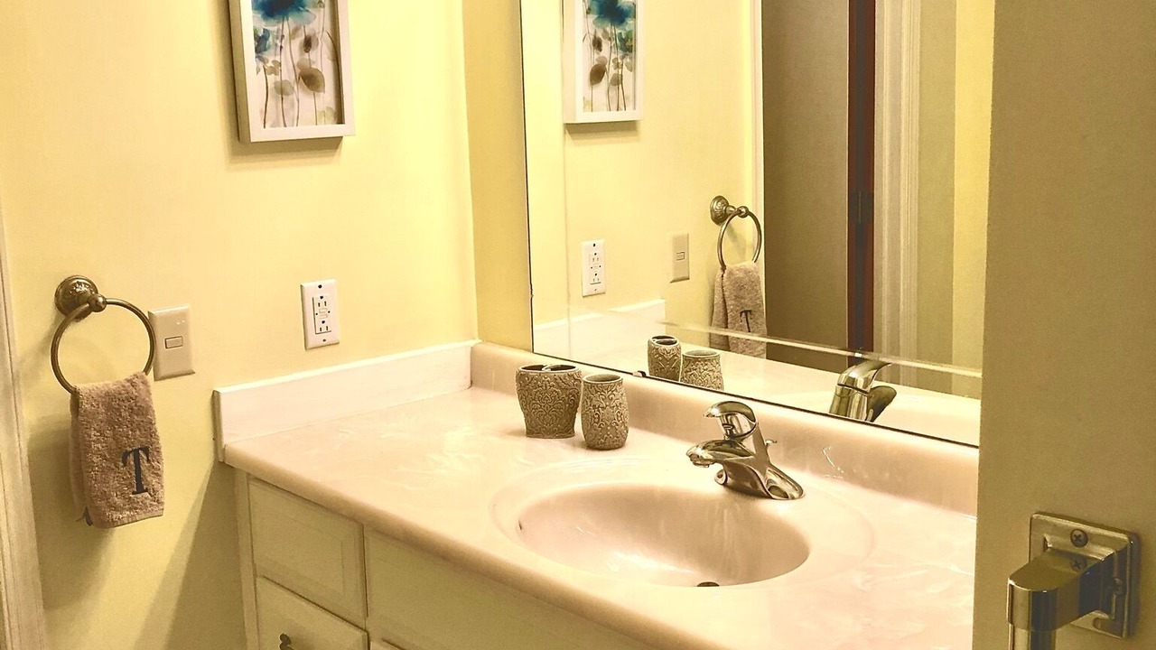 Photo of Bathroom in Grissom - Highland