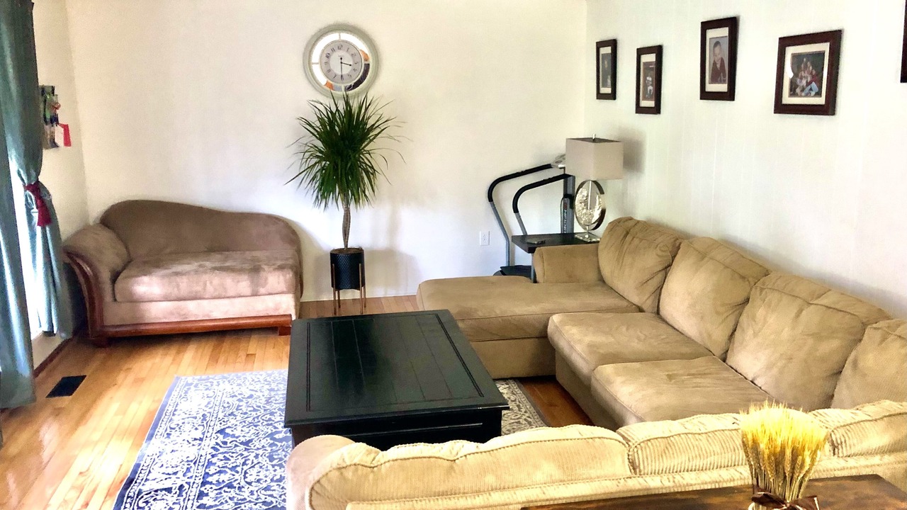 Photo of Livingroom in Grissom - Highland