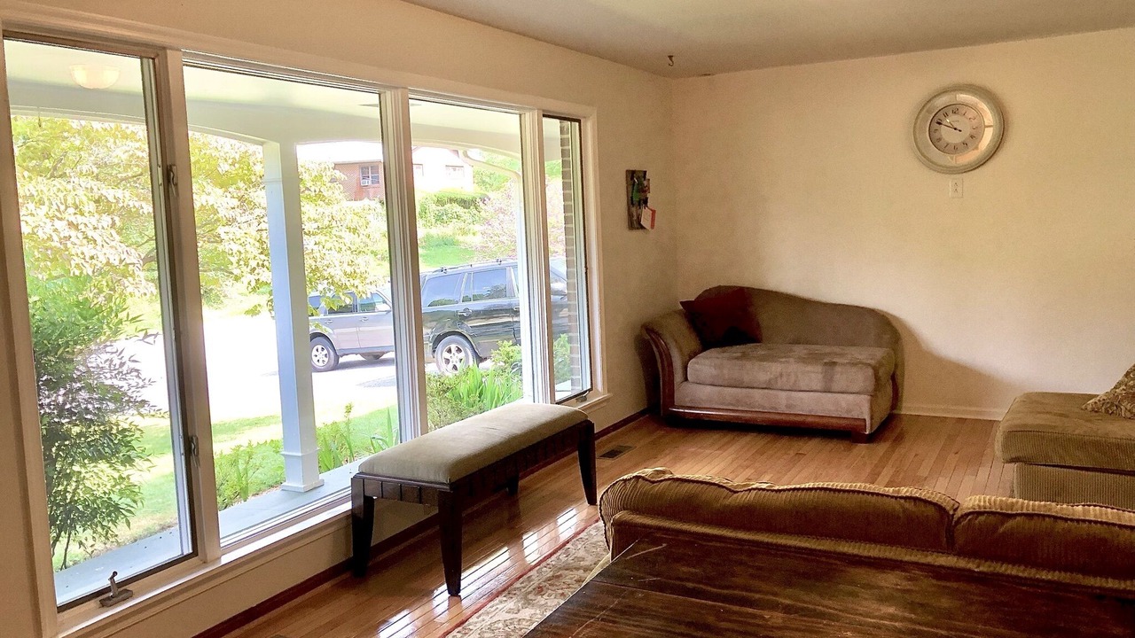 Photo of Livingroom in Grissom - Highland