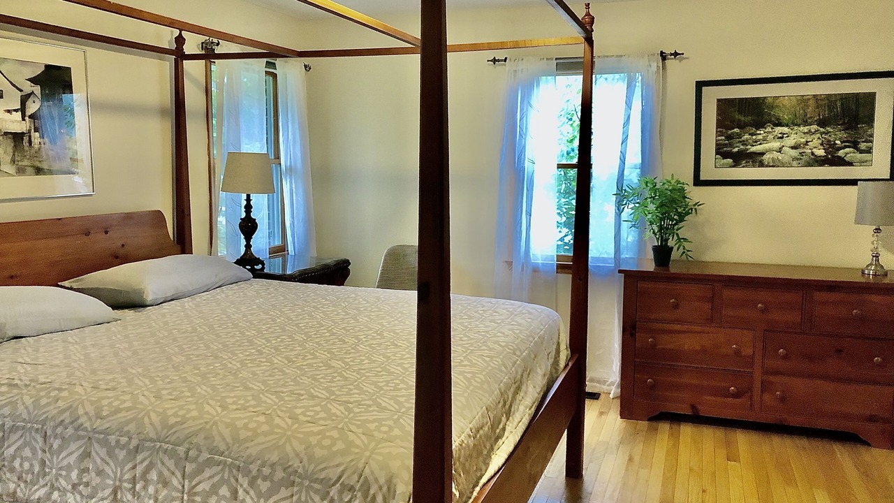 Photo of Bedroom in Grissom - Highland