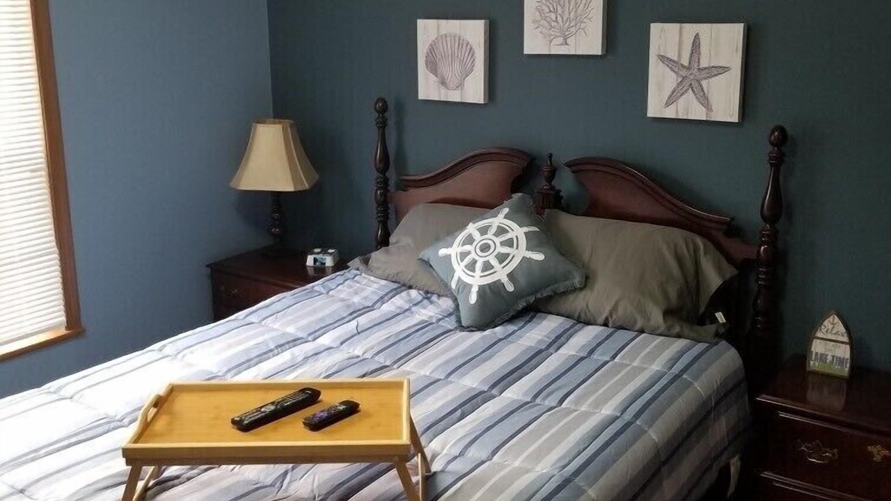 Photo of Bedroom in Tawas City
