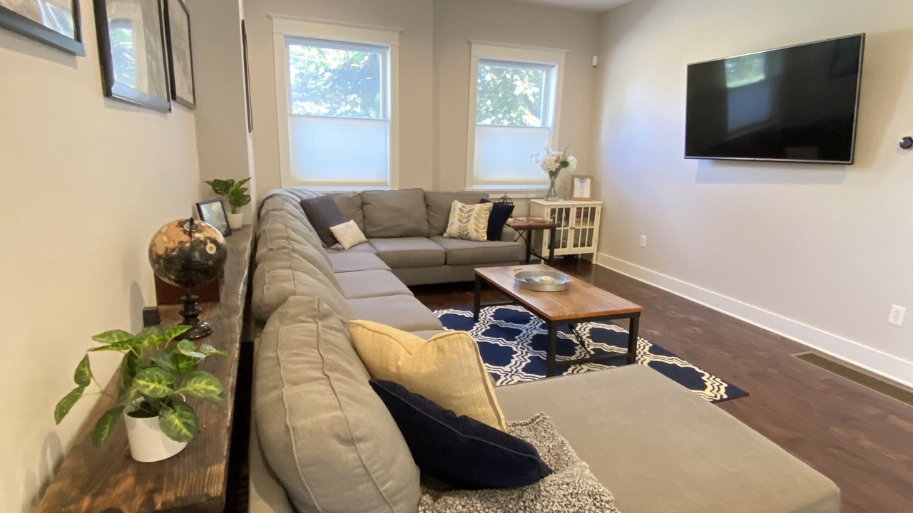 Photo of Livingroom in Saratoga Springs