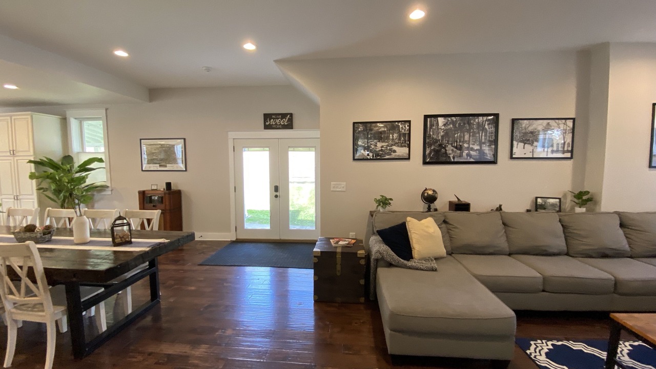 Photo of Livingroom in Saratoga Springs