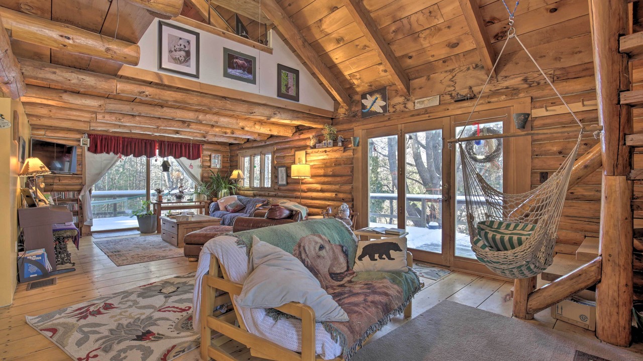 Photo of Livingroom in Henniker