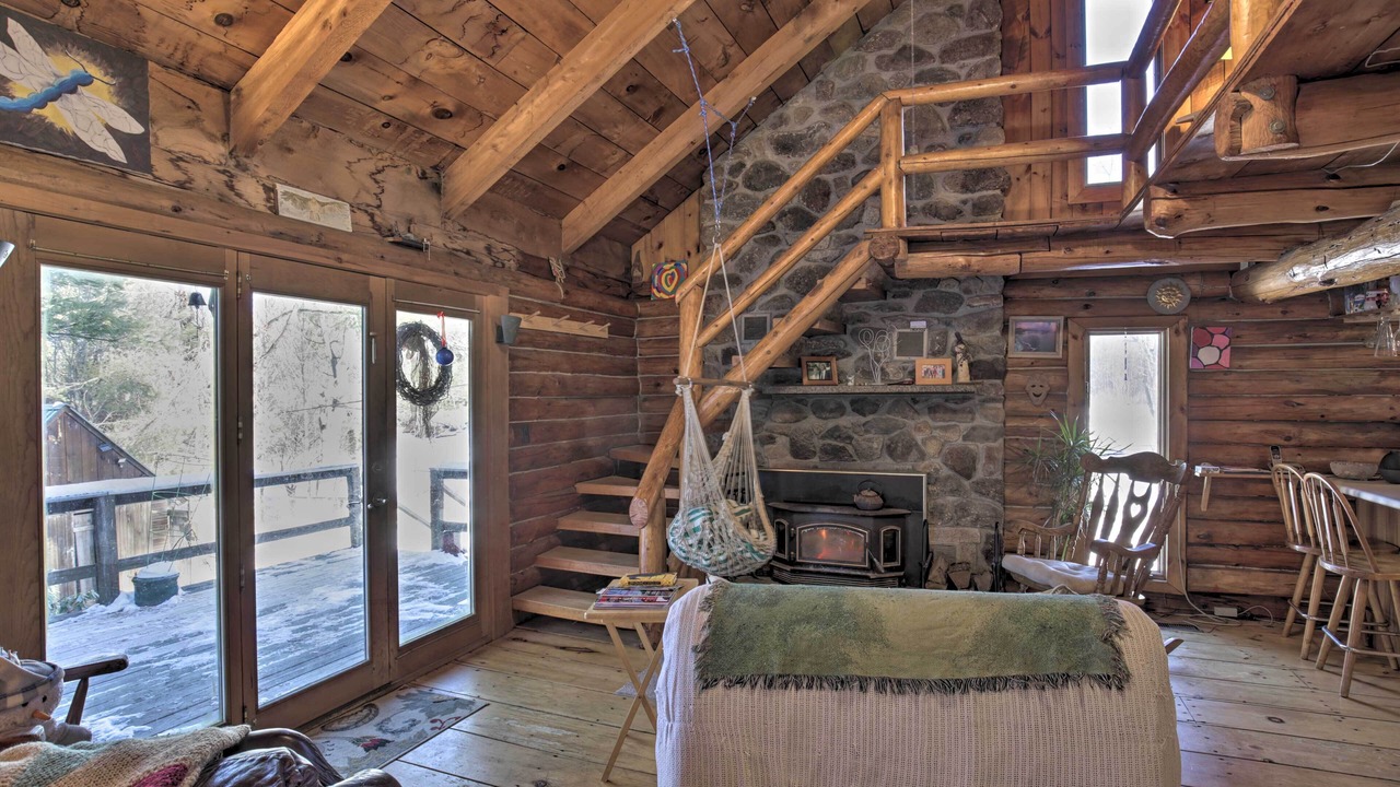 Photo of Livingroom in Henniker