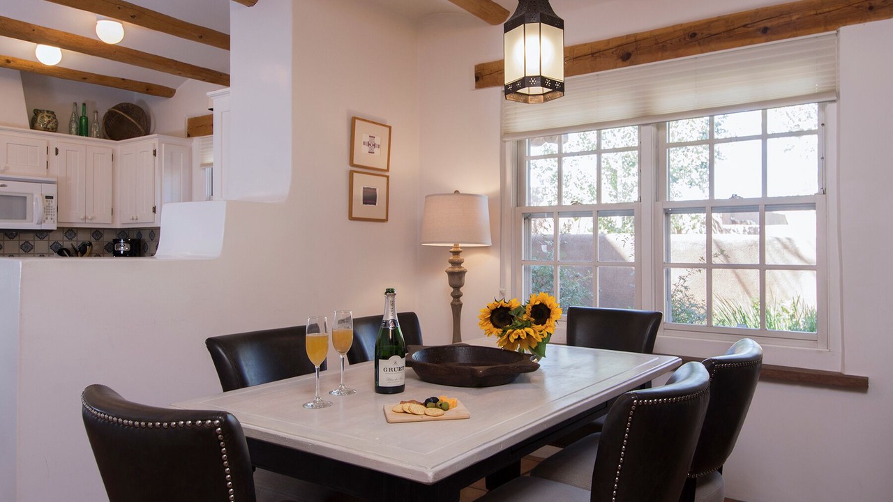 Photo of Livingroom in Historic Eastside
