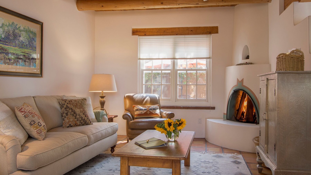 Photo of Livingroom in Historic Eastside