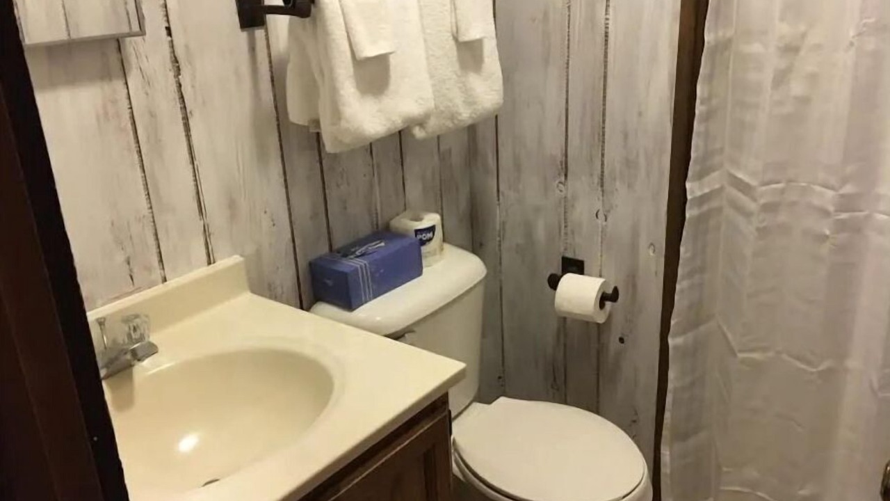 Photo of Bathroom in Upson