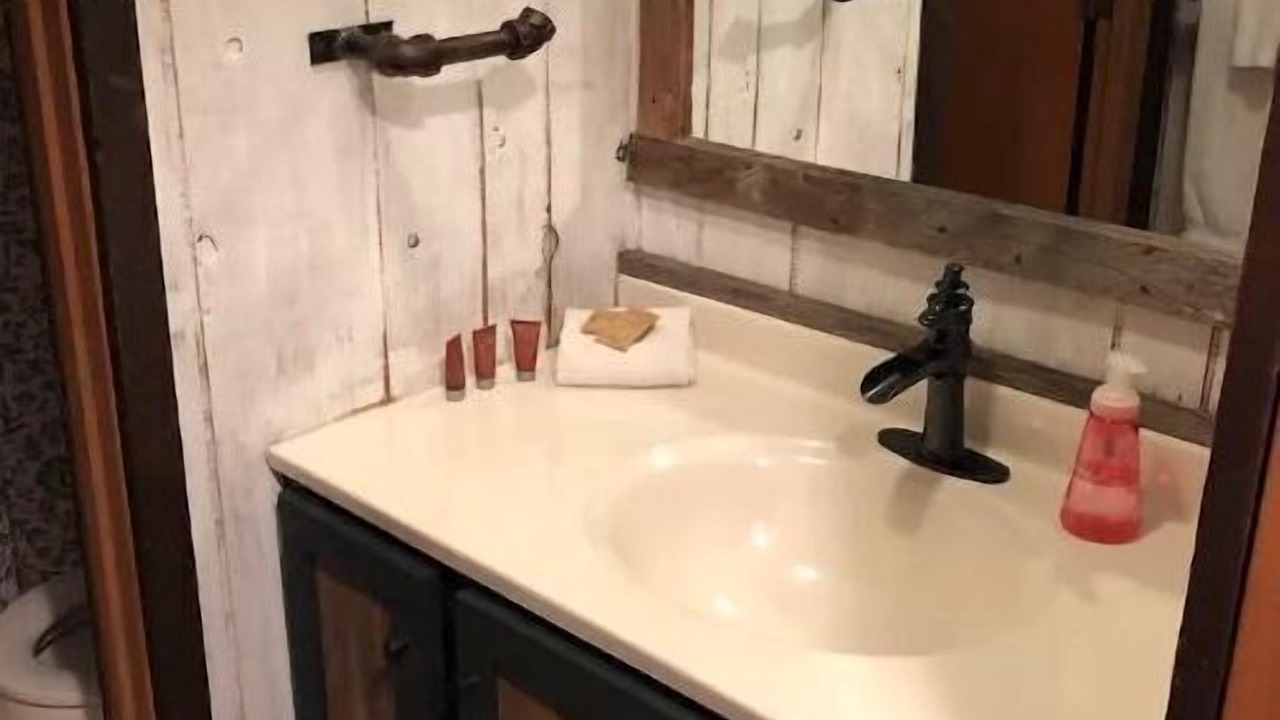 Photo of Bathroom in Upson