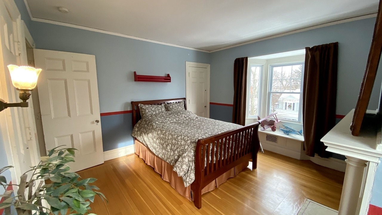 Photo of Bedroom in Oswego