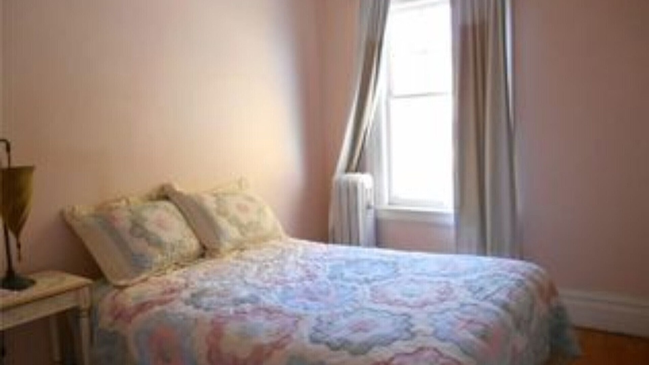 Photo of Bedroom in Oswego