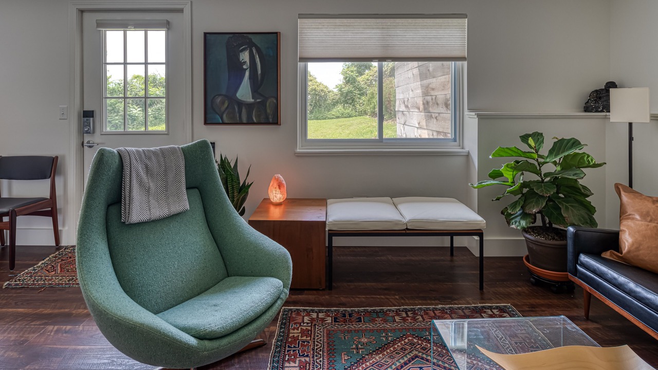 Photo of Livingroom in Burlington