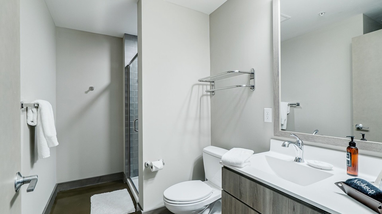 Photo of Bathroom in Warehouse District