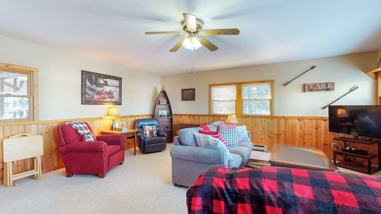 Photo of Livingroom in Phelps
