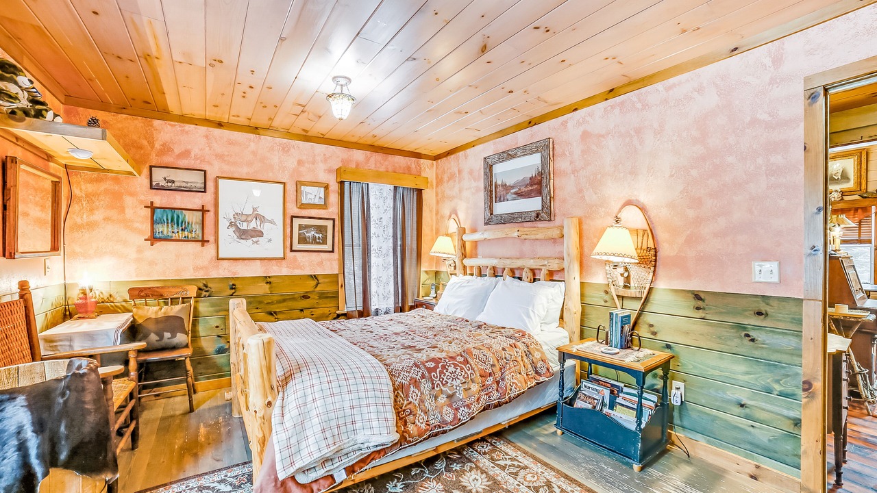 Photo of Bedroom in Indian Lake