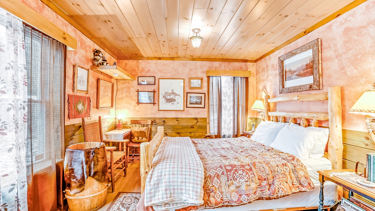 Photo of Bedroom in Indian Lake