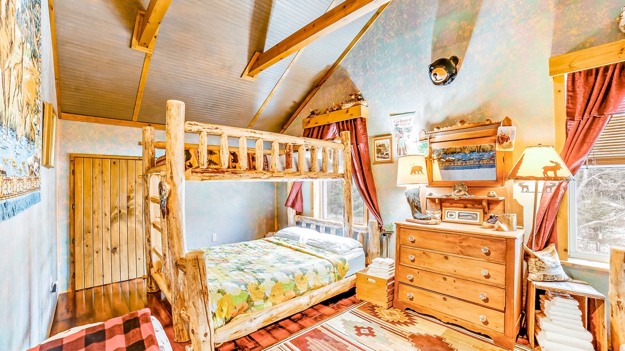 Photo of Bedroom in Indian Lake