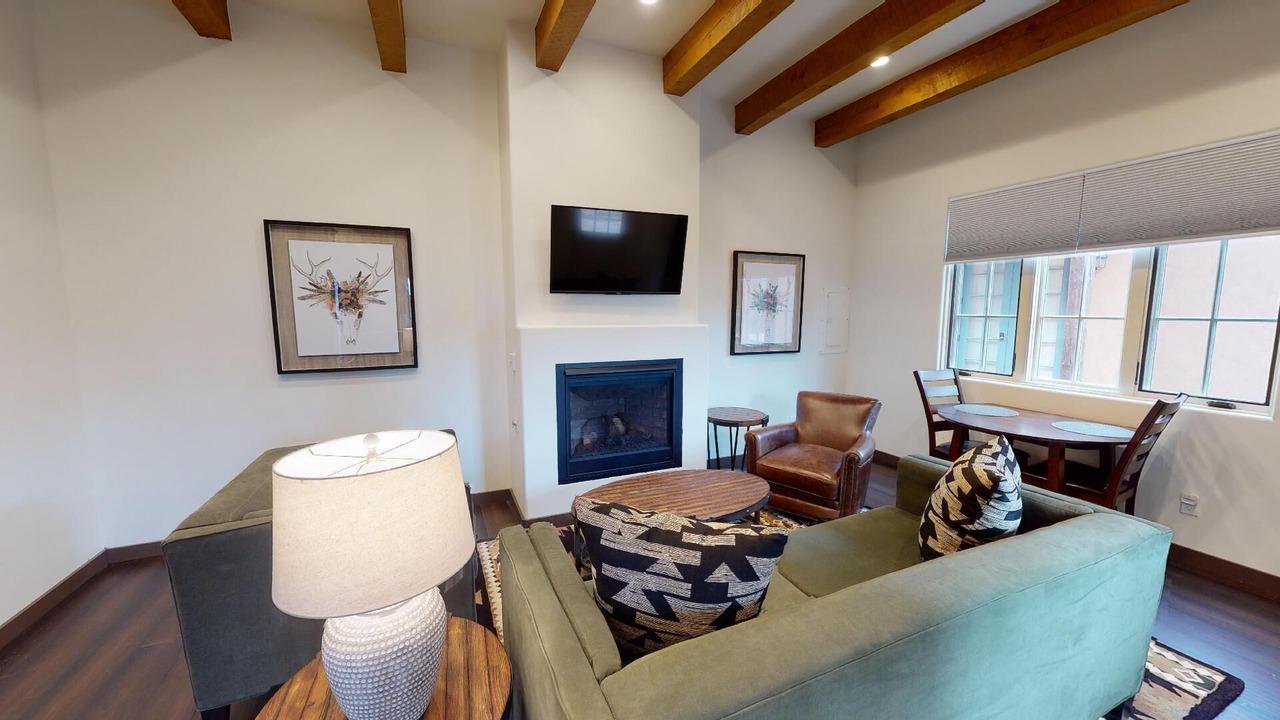 Photo of Livingroom in Historic Eastside