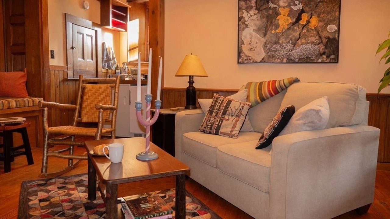Photo of Livingroom in Elizabethtown