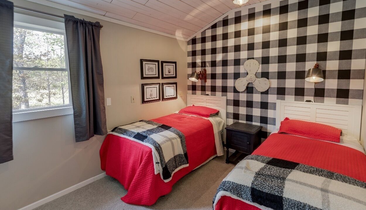 Photo of Bedroom in Walker