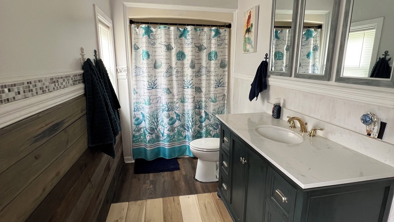Photo of Bathroom in Port Clinton