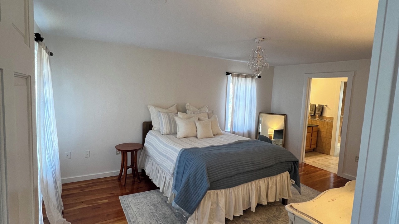 Photo of Bedroom in Williamsville